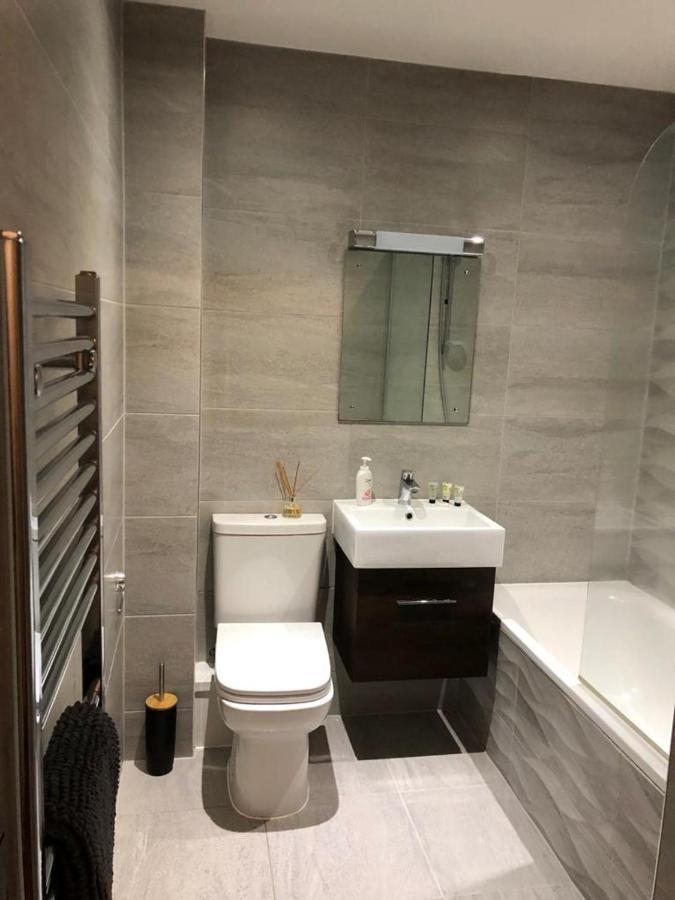 Charming 2-Bed Apartment In Christchurch Christchurch  Esterno foto